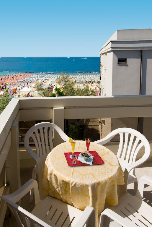 Hotel Prestige Cattolica Room photo