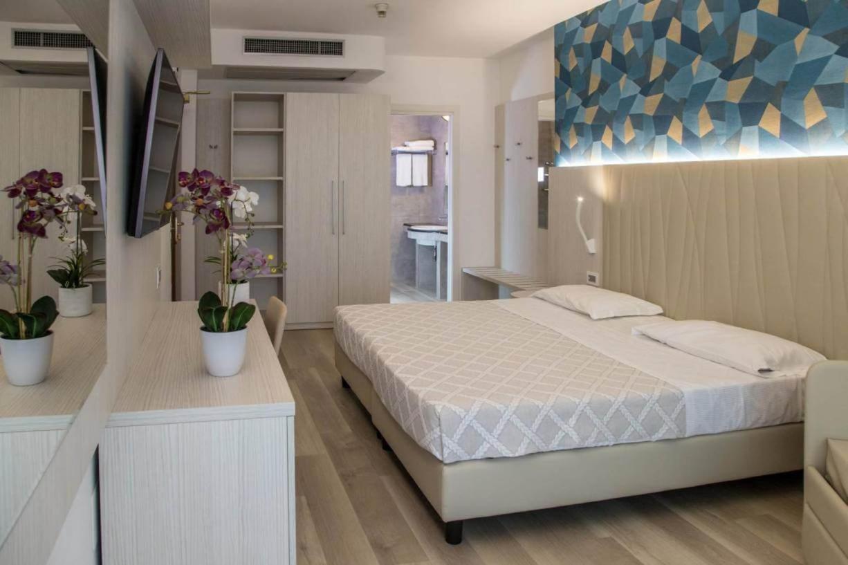 Hotel Prestige Cattolica Exterior photo