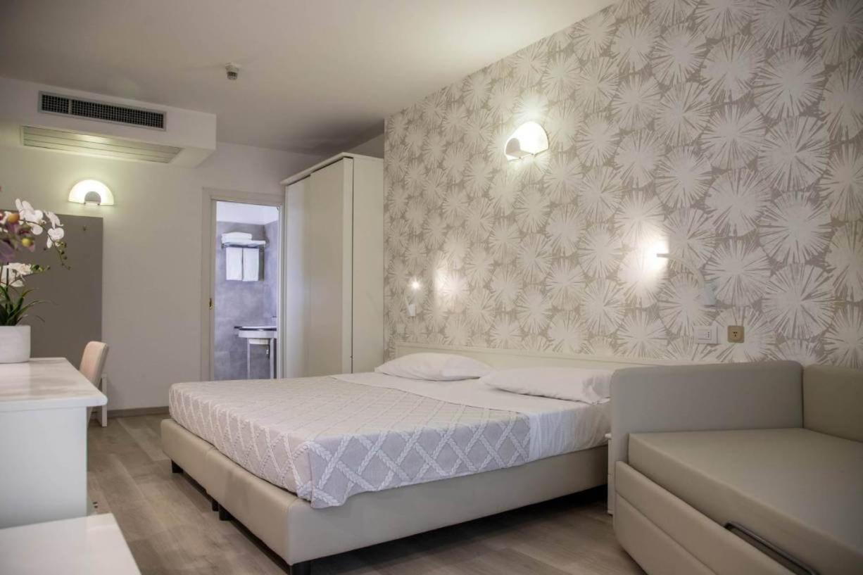 Hotel Prestige Cattolica Exterior photo